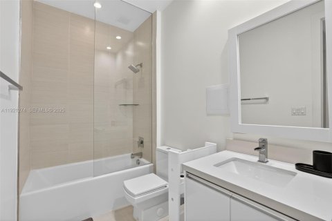 Condominio en venta en Doral, Florida, 3 dormitorios, 126.35 m2 № 1983535 - foto 19