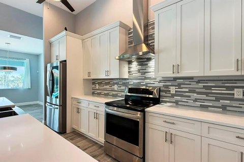 Casa en venta en Cape Coral, Florida, 4 dormitorios, 196.77 m2 № 1798397 - foto 10