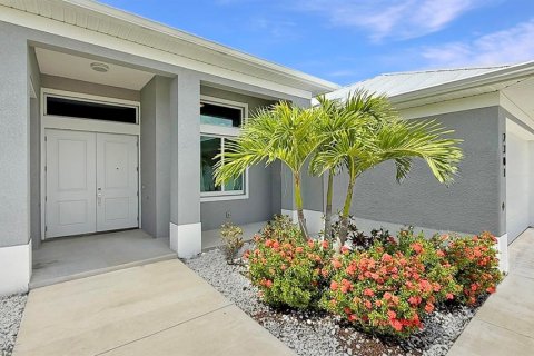 Casa en venta en Cape Coral, Florida, 4 dormitorios, 196.77 m2 № 1798397 - foto 4