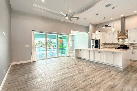 Casa en venta en Cape Coral, Florida, 4 dormitorios, 196.77 m2 № 1798397 - foto 7
