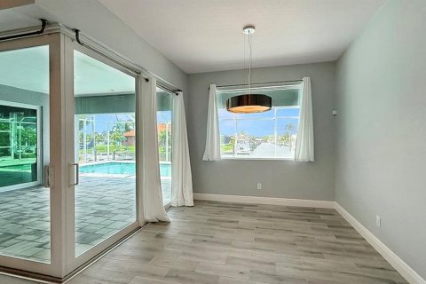 Casa en venta en Cape Coral, Florida, 4 dormitorios, 196.77 m2 № 1798397 - foto 12