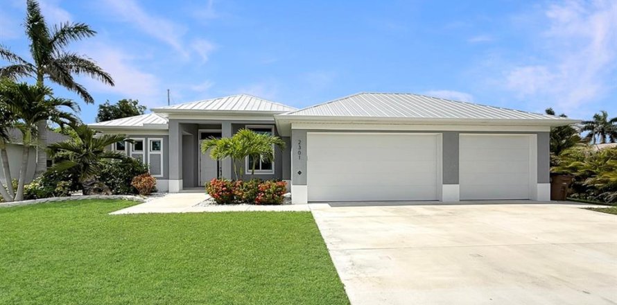 Casa en Cape Coral, Florida 4 dormitorios, 196.77 m2 № 1798397