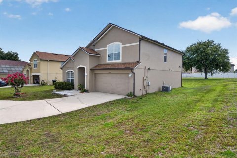 House in Orlando, Florida 4 bedrooms, 212.47 sq.m. № 2196914 - photo 2
