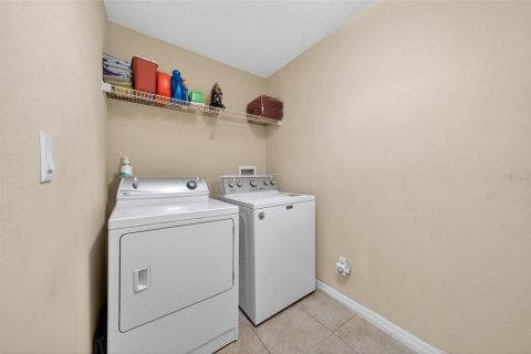 House in Orlando, Florida 4 bedrooms, 212.47 sq.m. № 2196914 - photo 20