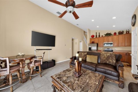 House in Orlando, Florida 4 bedrooms, 212.47 sq.m. № 2196914 - photo 14