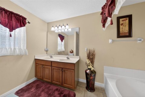 House in Orlando, Florida 4 bedrooms, 212.47 sq.m. № 2196914 - photo 18