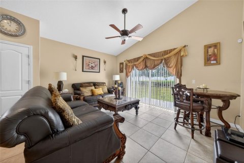 House in Orlando, Florida 4 bedrooms, 212.47 sq.m. № 2196914 - photo 13
