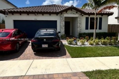 House in Miami, Florida 3 bedrooms, 160.35 sq.m. № 2015272 - photo 25