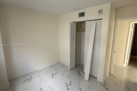 Copropriété à louer à Miami Beach, Floride: 2 chambres, 81.29 m2 № 2077937 - photo 13