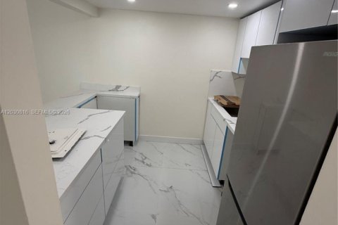 Copropriété à louer à Miami Beach, Floride: 2 chambres, 81.29 m2 № 2077937 - photo 9