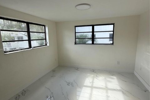 Copropriété à louer à Miami Beach, Floride: 2 chambres, 81.29 m2 № 2077937 - photo 22