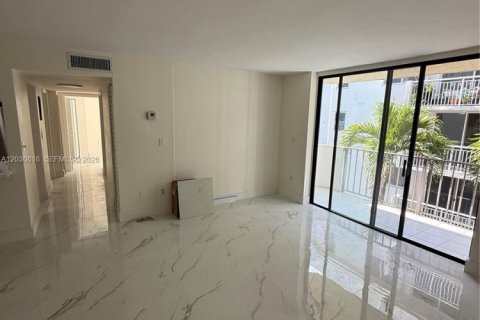 Copropriété à louer à Miami Beach, Floride: 2 chambres, 81.29 m2 № 2077937 - photo 2