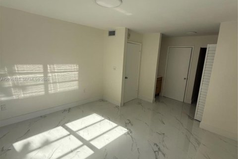 Copropriété à louer à Miami Beach, Floride: 2 chambres, 81.29 m2 № 2077937 - photo 20