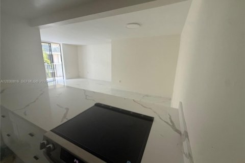 Copropriété à louer à Miami Beach, Floride: 2 chambres, 81.29 m2 № 2077937 - photo 7