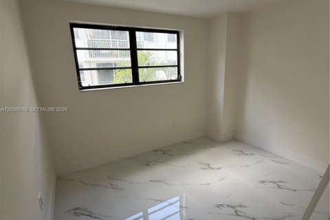 Copropriété à louer à Miami Beach, Floride: 2 chambres, 81.29 m2 № 2077937 - photo 12