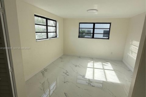 Copropriété à louer à Miami Beach, Floride: 2 chambres, 81.29 m2 № 2077937 - photo 19