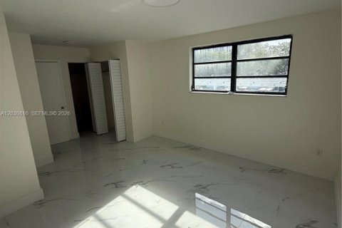 Copropriété à louer à Miami Beach, Floride: 2 chambres, 81.29 m2 № 2077937 - photo 21
