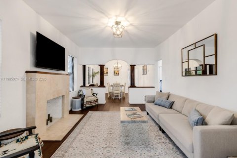 Купить виллу или дом в Майами-Шорс, Флорида 5 спален, 225.85м2, № 2049723 - фото 13