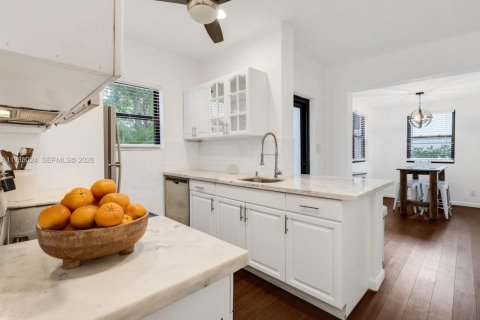 Купить виллу или дом в Майами-Шорс, Флорида 5 спален, 225.85м2, № 2049723 - фото 22