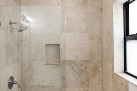 Купить виллу или дом в Майами-Шорс, Флорида 5 спален, 225.85м2, № 2049723 - фото 27