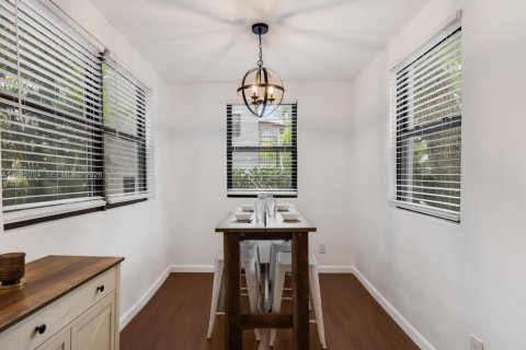 Купить виллу или дом в Майами-Шорс, Флорида 5 спален, 225.85м2, № 2049723 - фото 23