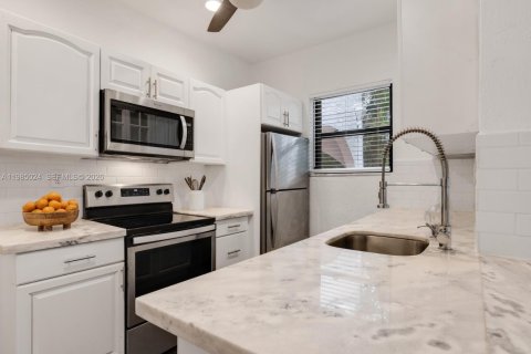 Купить виллу или дом в Майами-Шорс, Флорида 5 спален, 225.85м2, № 2049723 - фото 21