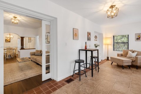 Купить виллу или дом в Майами-Шорс, Флорида 5 спален, 225.85м2, № 2049723 - фото 12