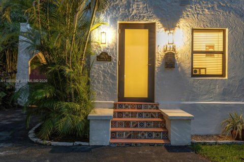 Купить виллу или дом в Майами-Шорс, Флорида 5 спален, 225.85м2, № 2049723 - фото 10