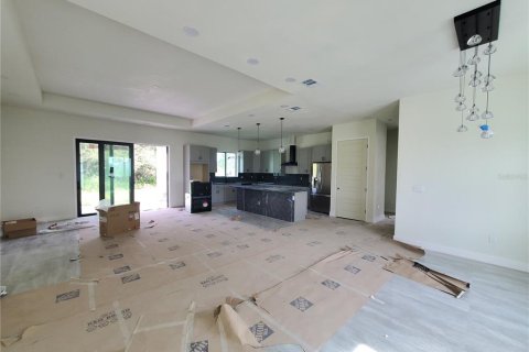 House in Port Charlotte, Florida 3 bedrooms, 174.75 sq.m. № 1883900 - photo 6