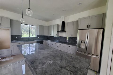 House in Port Charlotte, Florida 3 bedrooms, 174.75 sq.m. № 1883900 - photo 11