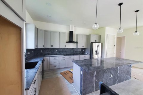 House in Port Charlotte, Florida 3 bedrooms, 174.75 sq.m. № 1883900 - photo 9