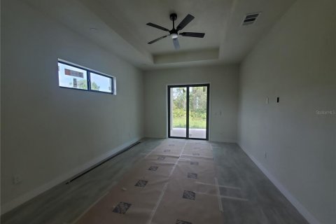 House in Port Charlotte, Florida 3 bedrooms, 174.75 sq.m. № 1883900 - photo 15