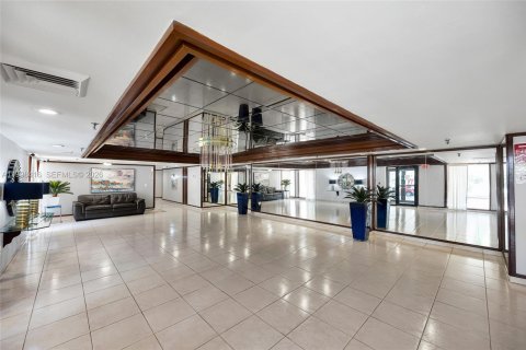 Condominio en venta en Miami, Florida, 1 dormitorio, 88.44 m2 № 2063621 - foto 27