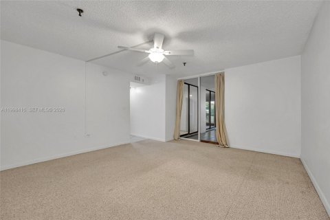 Condominio en venta en Miami, Florida, 1 dormitorio, 88.44 m2 № 2063621 - foto 8