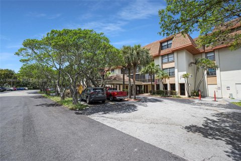 Condominio en venta en Miami, Florida, 1 dormitorio, 88.44 m2 № 2063621 - foto 30