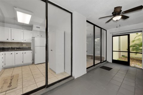 Condominio en venta en Miami, Florida, 1 dormitorio, 88.44 m2 № 2063621 - foto 20