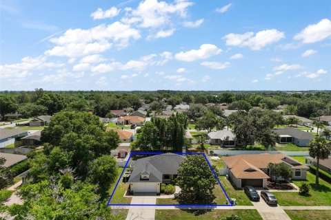 Villa ou maison à vendre à Tavares, Floride: 3 chambres, 158.49 m2 № 1742623 - photo 3
