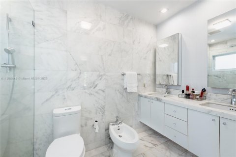 Casa en venta en Coral Gables, Florida, 3 dormitorios, 208.57 m2 № 1976373 - foto 18