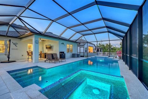 House in Palmetto, Florida 5 bedrooms, 273.97 sq.m. № 2215803 - photo 5