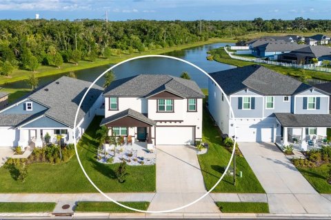 House in Palmetto, Florida 5 bedrooms, 273.97 sq.m. № 2215803 - photo 8