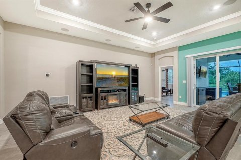 House in Palmetto, Florida 5 bedrooms, 273.97 sq.m. № 2215803 - photo 15
