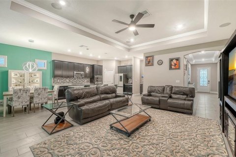 House in Palmetto, Florida 5 bedrooms, 273.97 sq.m. № 2215803 - photo 14
