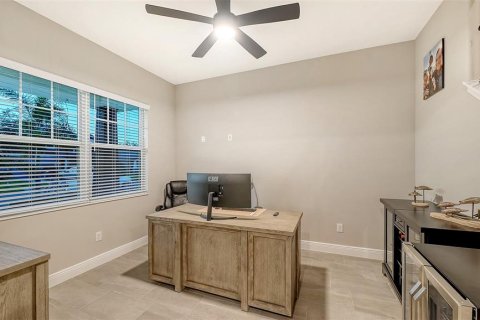 House in Palmetto, Florida 5 bedrooms, 273.97 sq.m. № 2215803 - photo 11