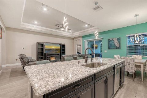 House in Palmetto, Florida 5 bedrooms, 273.97 sq.m. № 2215803 - photo 21