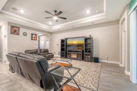 House in Palmetto, Florida 5 bedrooms, 273.97 sq.m. № 2215803 - photo 16