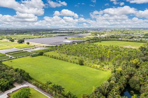 Propiedad comercial en venta en Miami, Florida № 2013931 - foto 14