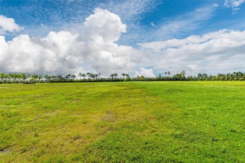 Propiedad comercial en venta en Miami, Florida № 2013931 - foto 19