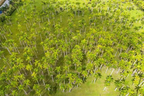 Propiedad comercial en venta en Miami, Florida № 2013931 - foto 22