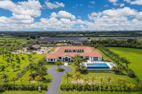 Propiedad comercial en venta en Miami, Florida № 2013931 - foto 7