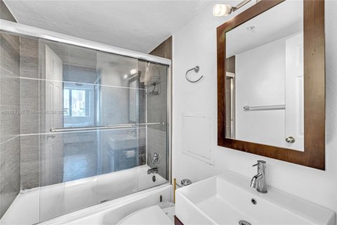 Copropriété à vendre à Miami Beach, Floride: 2 chambres, 98.66 m2 № 1977252 - photo 29